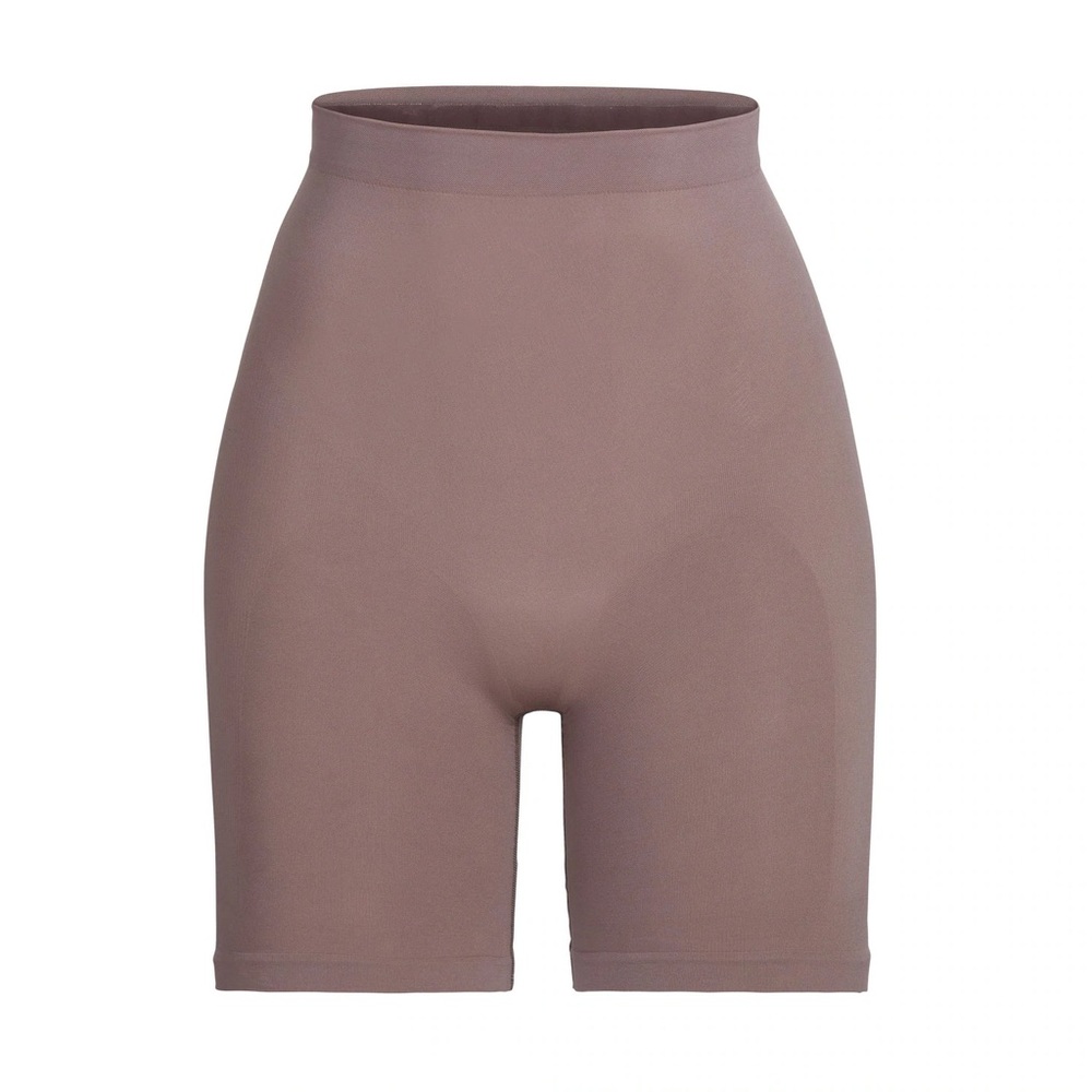 SKIMS Sculpting Mid Thigh Shorts (Umber)